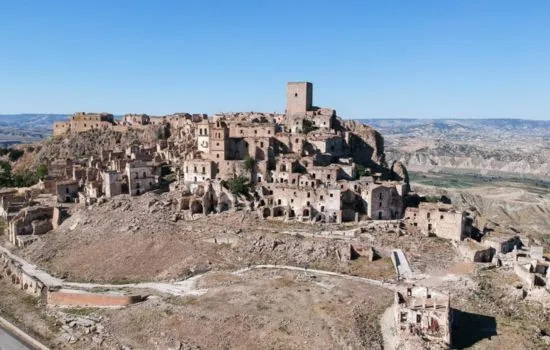 Explorer les ruines abandonnées à travers le monde